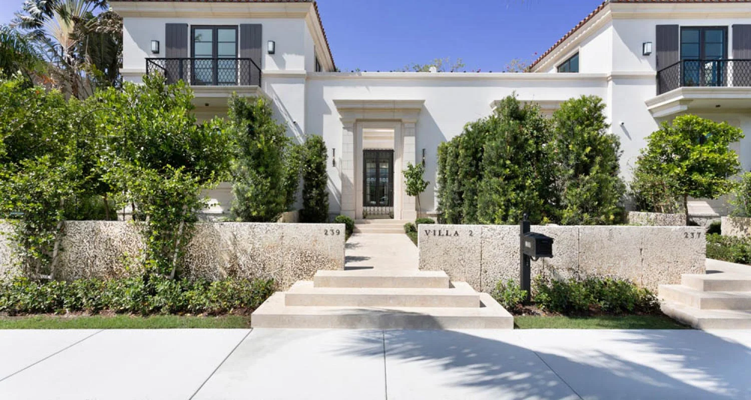 Villa Con Vidrio Laminado Aislante y Aluminio Color Bronce En Palm Beach, FL - ES Windows