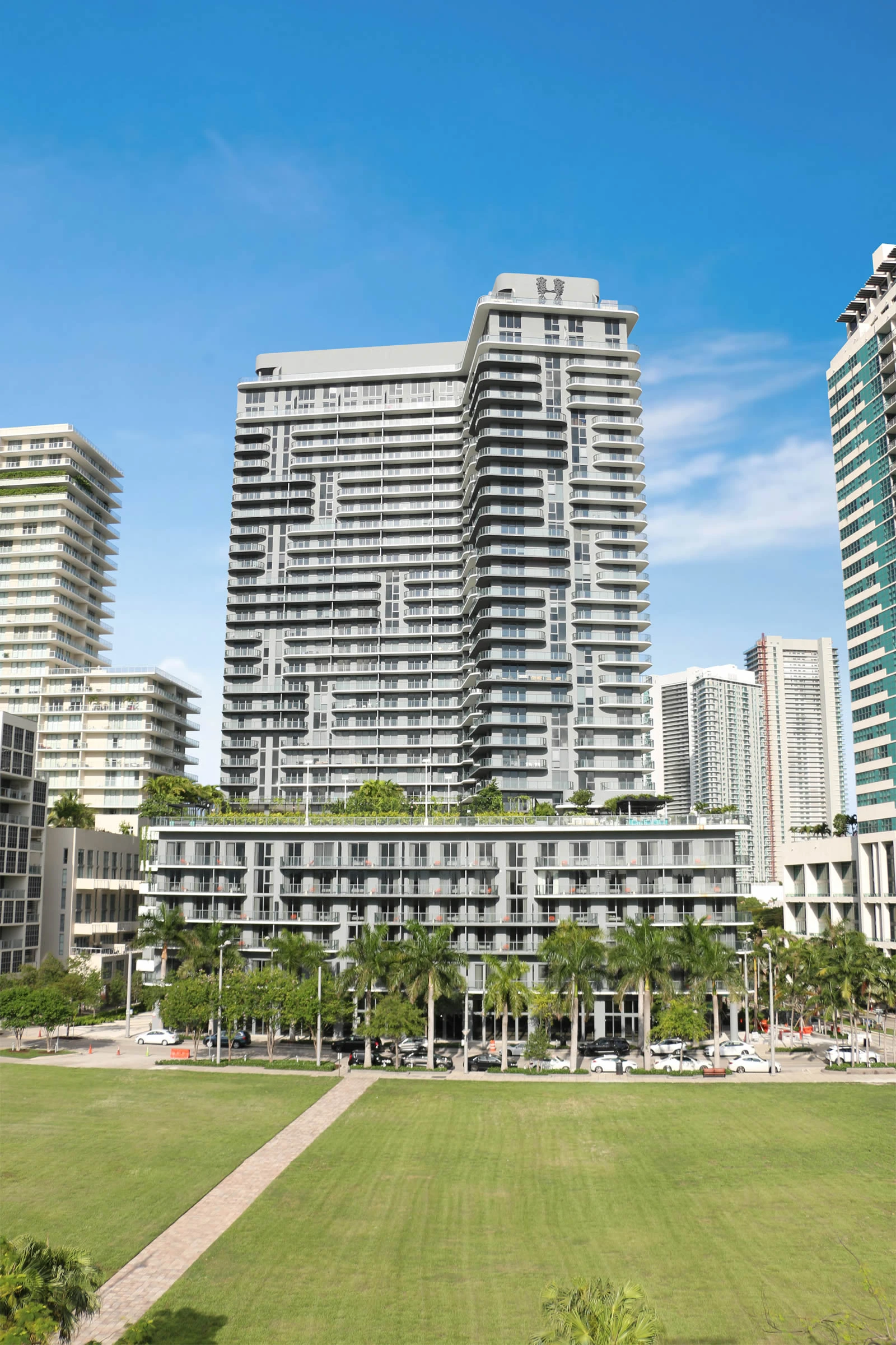 Hyde Midtown - ES Windows