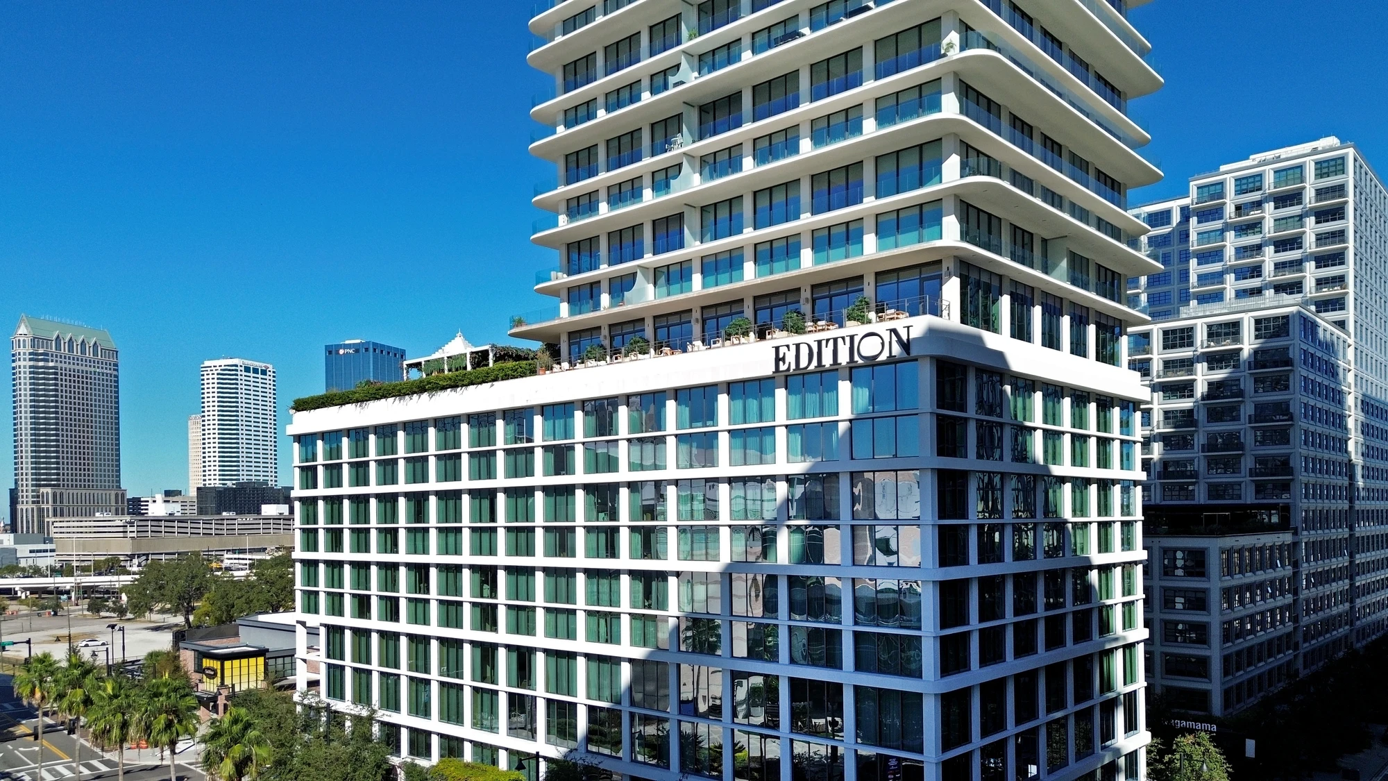 Edition Hotel - ES Windows